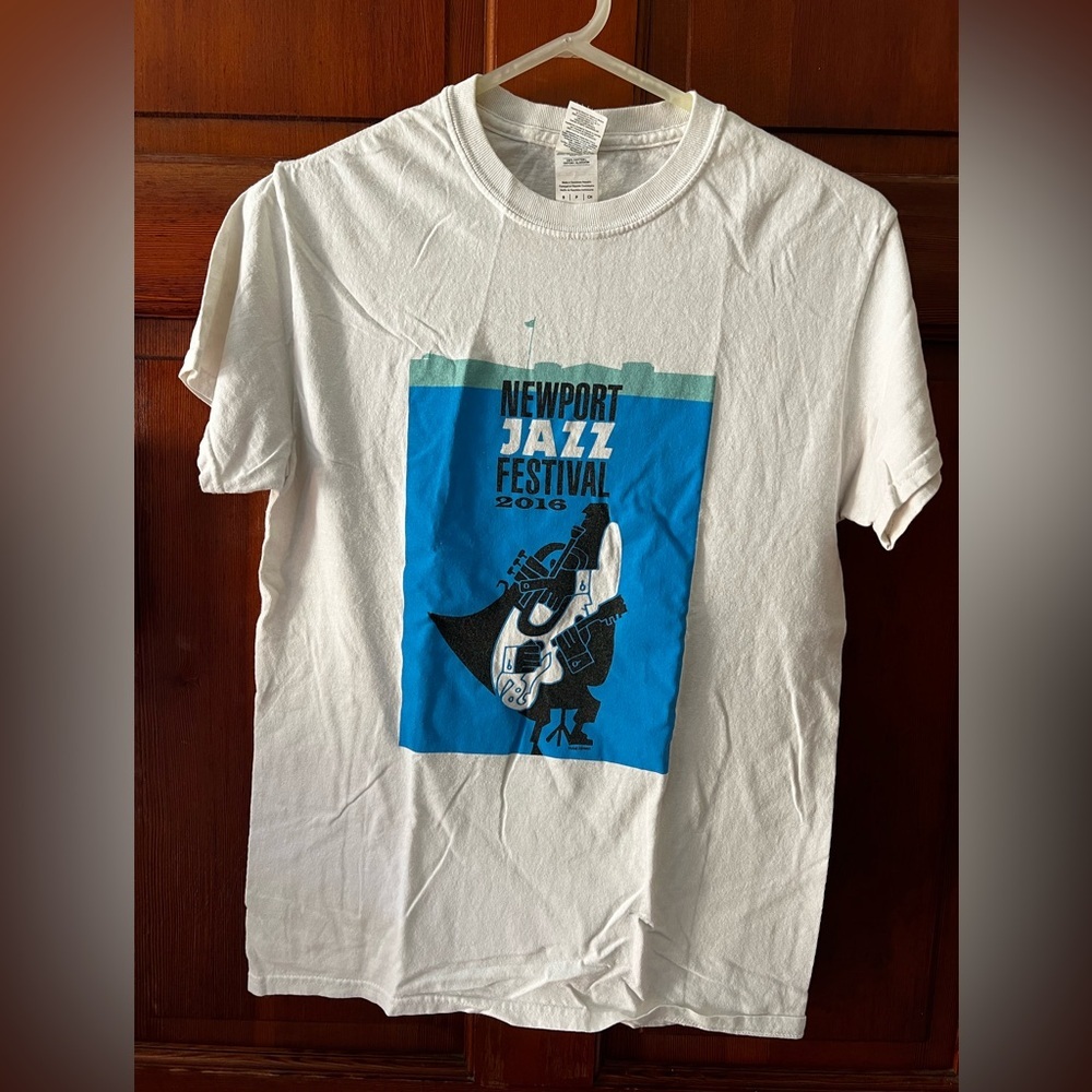 Newport Jazz Festival 2016 T-Shirt – Gildan Heavy Cotton – White/Blue – Small